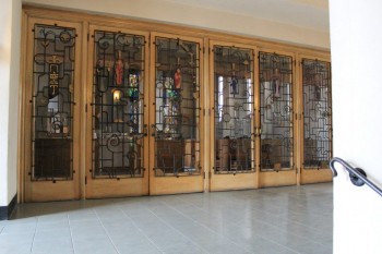 Gloria Dei, sanctuary doors